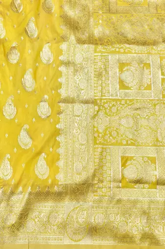 Gold zari woven silk traditional saree with blouse piece