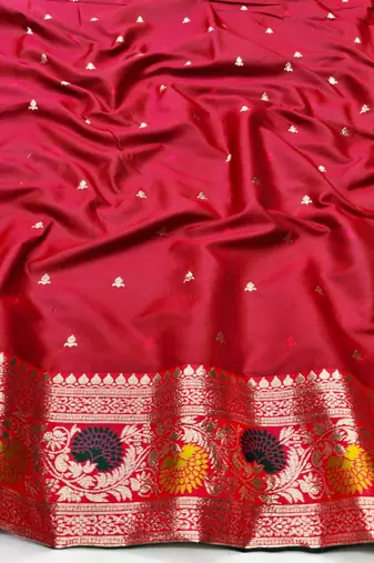 Green zari woven silk traditional saree with blouse piece