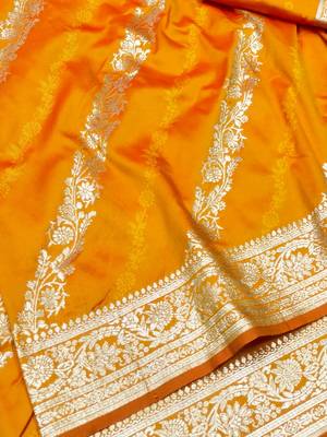 Mustard zari woven silk traditional saree with blouse piece 3