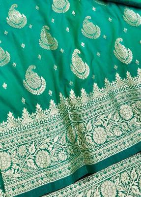 Green zari woven silk traditional saree with blouse piece 3