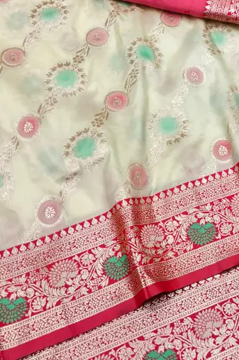 Cream zari woven silk traditional saree with blouse piece