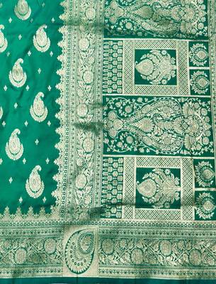 Green zari woven silk traditional saree with blouse piece 5