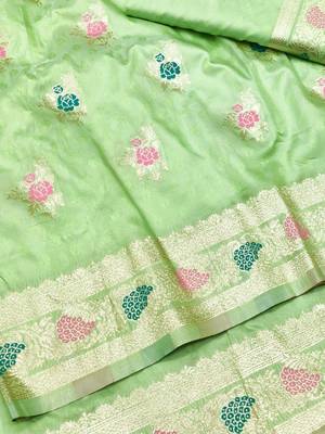 Light green zari woven silk traditional saree with blouse piece 3