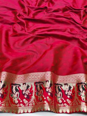 Green zari woven baluchari silk traditional saree with blouse piece 4