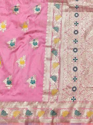 Pink zari woven silk traditional saree with blouse piece 5