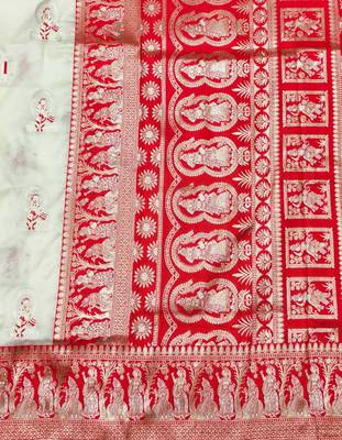 Cream zari woven baluchari silk traditional saree with blouse piece 5