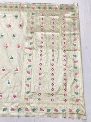 Cream zari woven silk traditional saree with blouse piece 2