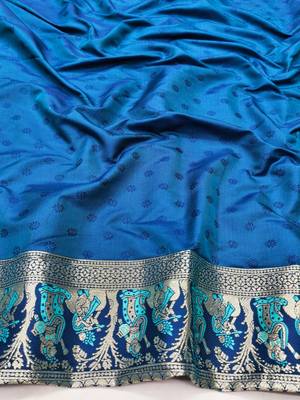 Blue zari woven baluchari silk traditional saree with blouse piece 4