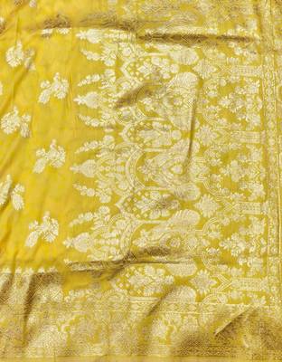 Gold zari woven banarasi silk traditional saree with blouse piece 3