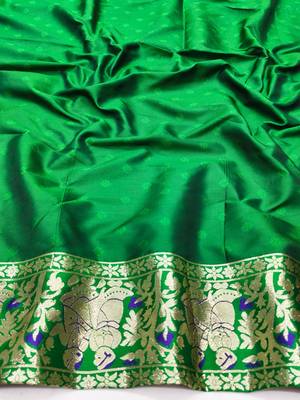 Purple zari woven baluchari silk traditional saree with blouse piece 4