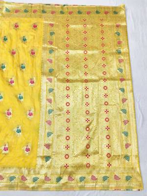 Yellow zari woven silk traditional saree with blouse piece 2