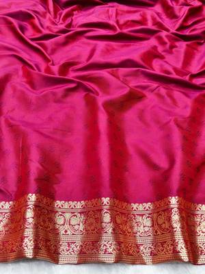Wine zari woven silk traditional saree with blouse piece 3