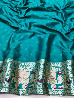 Wine zari woven baluchari silk traditional saree with blouse piece 3