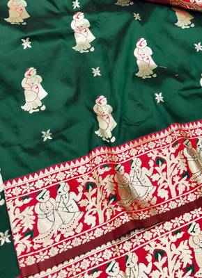 Green zari woven baluchari silk traditional saree with blouse piece 3
