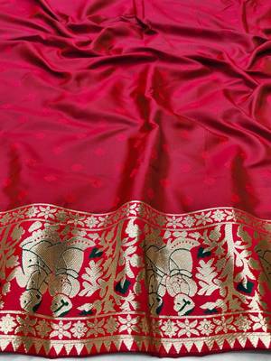 Green zari woven baluchari silk traditional saree with blouse piece 4