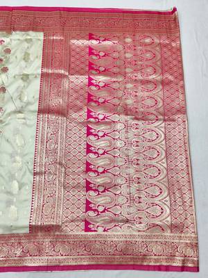 Cream zari woven silk traditional saree with blouse piece 2