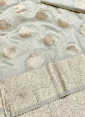 Cream zari woven banarasi silk traditional saree with blouse piece 2