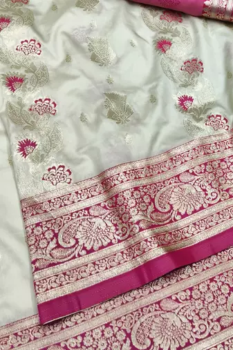 Cream zari woven silk traditional saree with blouse piece