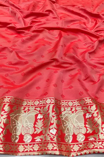 Cream zari woven baluchari silk traditional saree with blouse piece