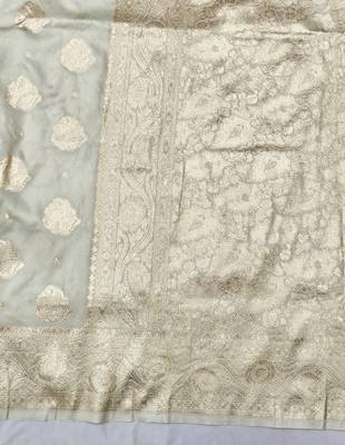 Cream zari woven banarasi silk traditional saree with blouse piece 4