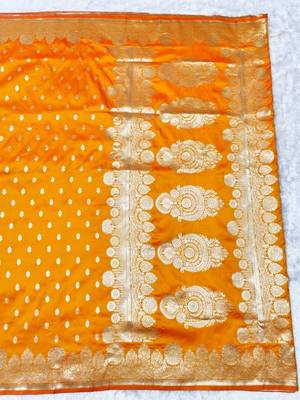 Gold zari woven silk traditional saree with blouse piece 2