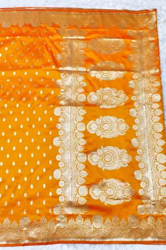 Gold zari woven silk traditional saree with blouse piece