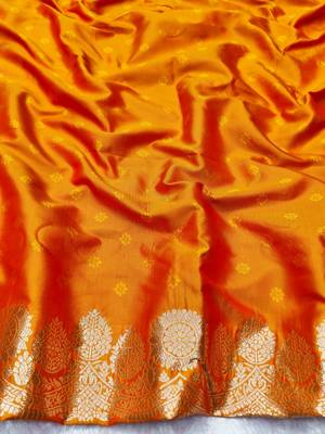 Gold zari woven silk traditional saree with blouse piece 4