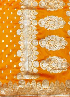 Gold zari woven silk traditional saree with blouse piece 5