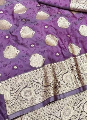 Wine zari woven banarasi silk traditional saree with blouse piece 2