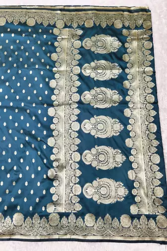 Morpich zari woven silk traditional saree with blouse piece
