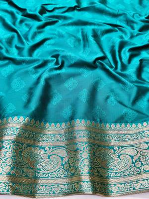 Wine zari woven banarasi silk traditional saree with blouse piece 3