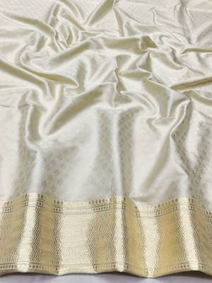 Cream zari woven banarasi silk traditional saree with blouse piece 3