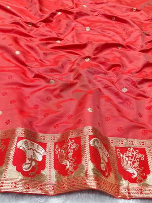 Cream zari woven baluchari silk traditional saree with blouse piece 4