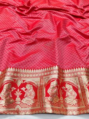 Cream zari woven baluchari silk traditional saree with blouse piece 3