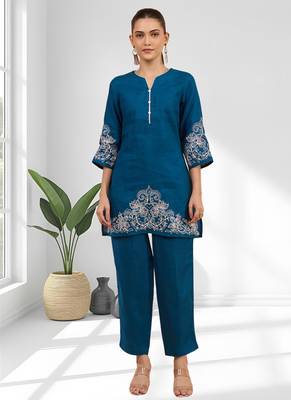 Women's linen teal embroidered short kurta with pant 1