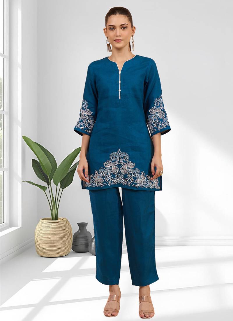 Women's linen teal embroidered short kurta with pant
