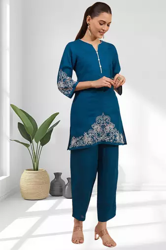 Women's linen teal embroidered short kurta with pant
