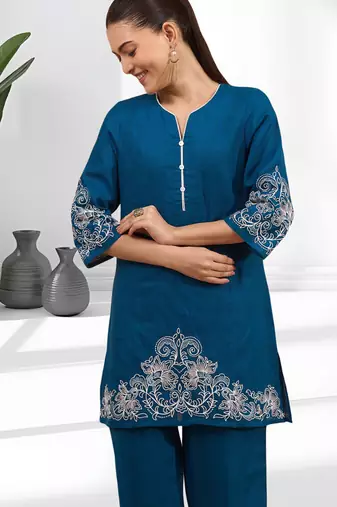 Women's linen teal embroidered short kurta with pant