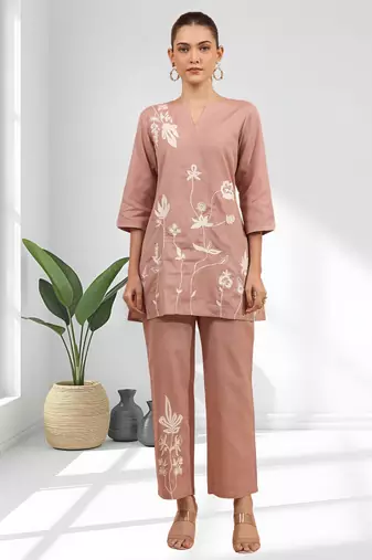 Women's cotton, linen powder pink embroidered short kurta with pant