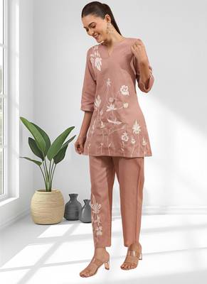 Women's cotton, linen powder pink embroidered short kurta with pant 2