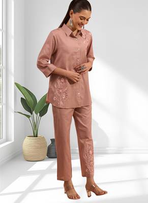 Women's cotton, linen powder pink embroidered short kurta with pant 2