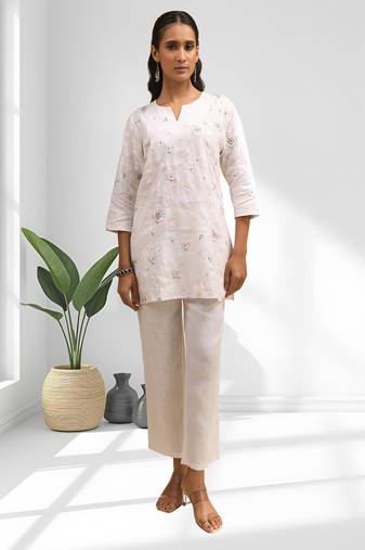 Women's linen off white embroidered short kurta with pant