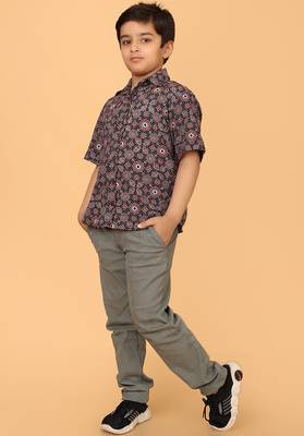 Black ajrakh print cotton shirt for boys 3