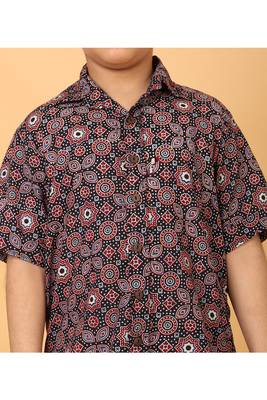 Black ajrakh print cotton shirt for boys 5