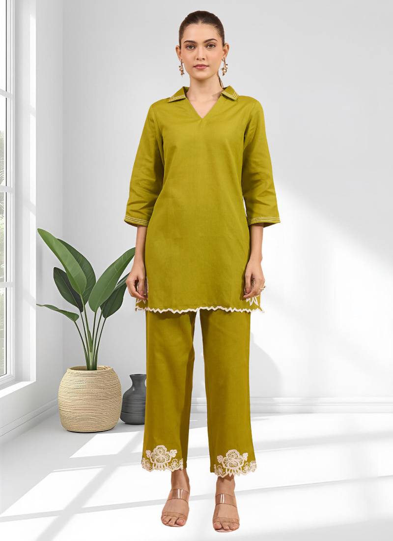 Women's cotton, linen green embroidered short kurta with pant