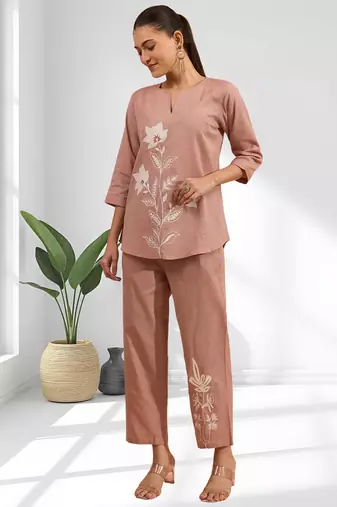 Women's cotton, linen pink embroidered short kurta with pant