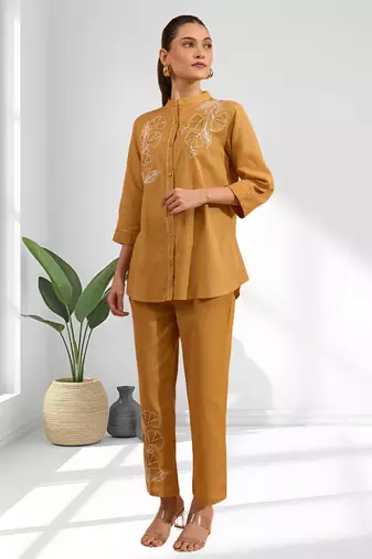 Women's cotton, linen coral embroidered short kurta with pant