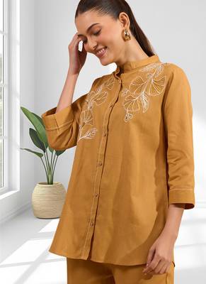 Women's cotton, linen coral embroidered short kurta with pant 2