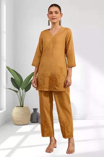 Women's cotton, linen coral embroidered short kurta with pant