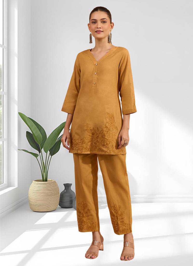 Women's cotton, linen coral embroidered short kurta with pant